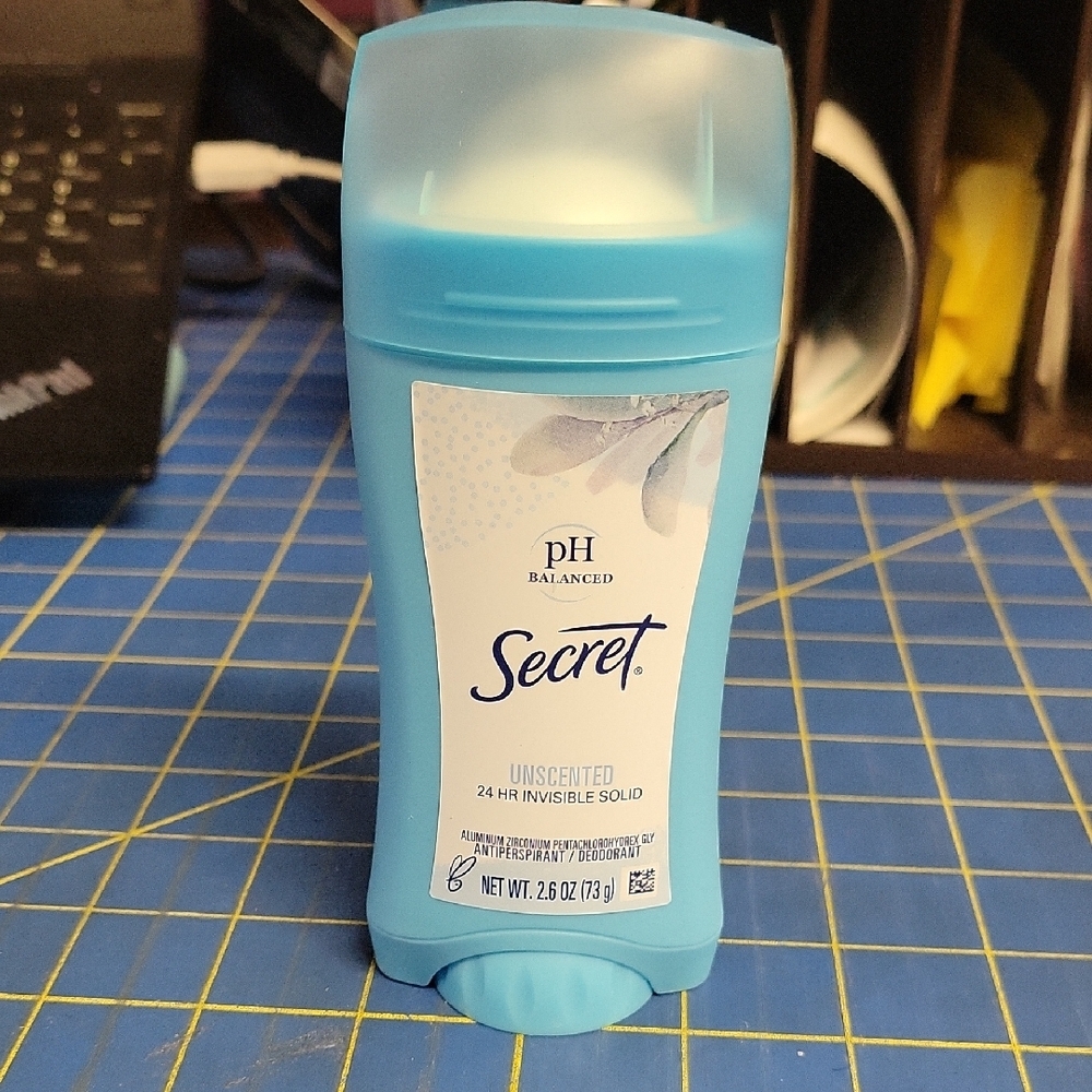Secret Unscented PH Balanced 24hr  Invisible Solid Deodorant 73g New